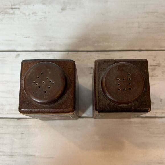 Vintage Wood Pecker Wooden Salt and Pepper Shaker Square Rectangle Painted MCM - Picture 4 of 5